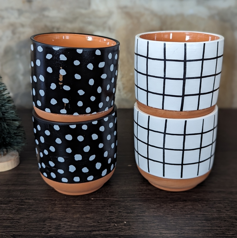 4 Little Terra  Cotta Pots